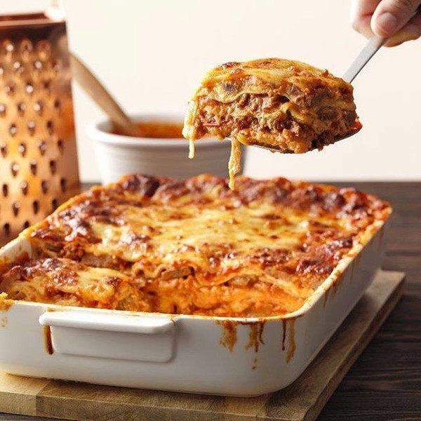 Lasagnes De Viande Et Fromage. Facile Et Délicieux