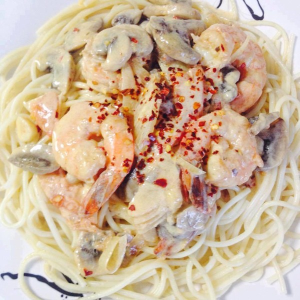 Spaghetti Avec Crevettes Et Champignons